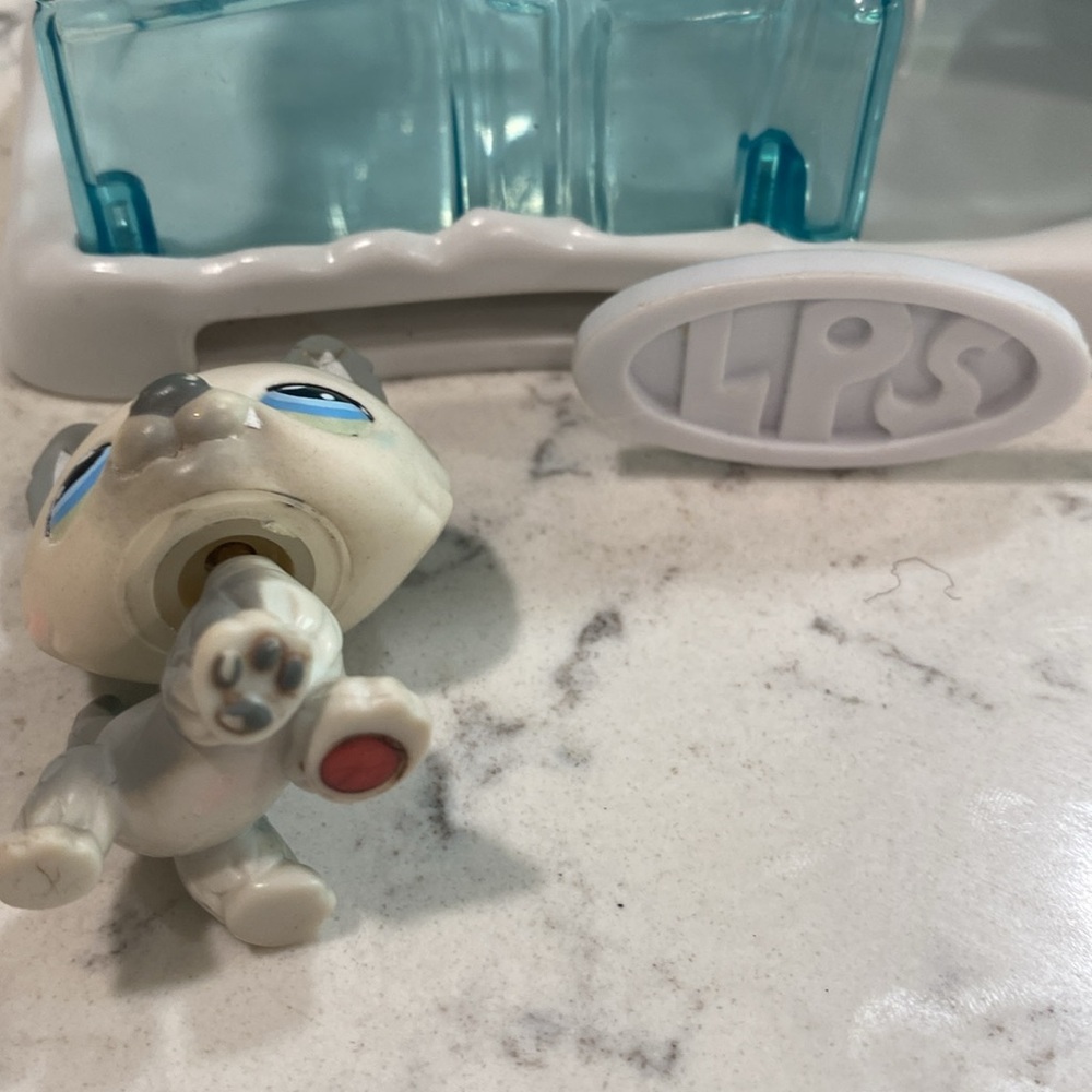LPS Polar Puppies Playset - Picture 2 of 4